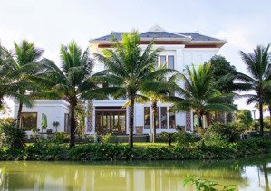 bán biệt thự đơn lập - dự án eco garden, dt 366m2, giá 8.5 tỷ, lh 0946696555