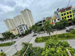 sốc! nhà đầu ve 4 tầng mặt phố lạc long quân cho thuê vị trí không thể đẹp hơn