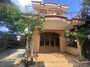 bán đất 236m2 (100m2 thổ cư), hẻm xe máy cách ql51 80m. trên đất có đến 2 căn nhà cũ