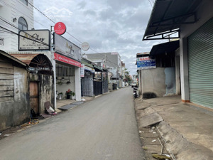 bán nhà đường đinh công tráng, ngay chợ liên nghĩa đức trọng, đang có dòng tiền cho thuê