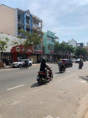cho thuê mặt bằng đường lê duẩn, diện tích 10m x 15m siêu đẹp