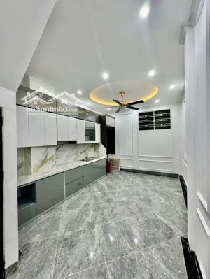 bán nhà ngã tư sở - 45m2 - 5 tầng - 8,5 tỷ thanh xuân