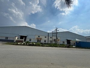 nhà xưởng cho thuê hoặc bán 35000m2 trong kcn bến tre giá thuê cực rẻ