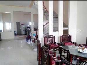 bán nhanh nhà 2.5 tầng khả lễ nhìn vườn hoa mặt tiền rộng.