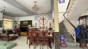 giảm sâu 3tỷ, thuê 60tr/th, biệt thự bà điểm sát bến xe an sương-vip hóc môn*530m2-14m ngang-nở hậu