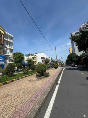 bán gấp nhà mặt phố hiền vương, giá nhỉnh 16 tỷ, tân phú, 8x22,5 cấp 4