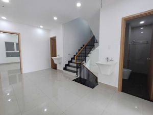 *cho thuê shophouse chung cư diamond riverside, 362m2, trệt + 3 lầu, lh 0908155955