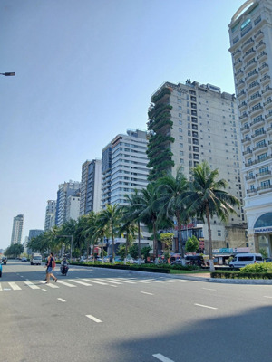 lô góc kẹp kiệt nguyễn văn thoại 90m2, sát biển mỹ khê giá chỉ 20 tỷ xx