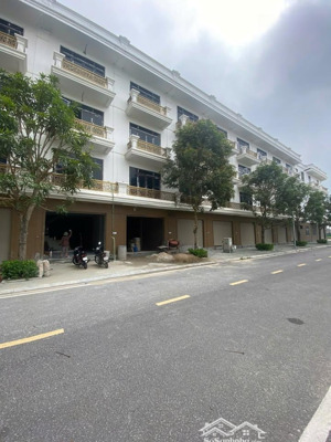 bán gấp nhà 4 tầng - mới tinh - sẵn sổ - ngay mặt đường csedp trịnh kiểm 34m phường quảng thắng