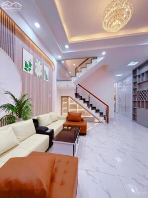  BÁN NHÀ HOÀN CÔNG CẦN GIUỘC MT ĐT835 - CHỈ 1,9 TỶ - NHÀ 2 TẦNG – SHR , ĐẸP Ở NGAY!