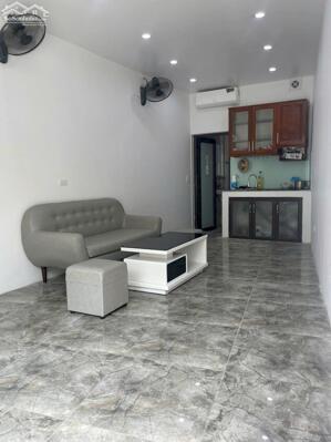 Cho thuê nhà Phố Thịnh Liệt, 3 tầng x 35m2, ngõ 3 ô tô tránh nhau, KD đỉnh chỉ 9.5 Triệu