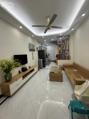 Bá,n Nhà Kim Hoàng - Vân Canh - Hoài Đức, 32m2*5Tầng Chỉ 30m ra bãi gửi ôtô đầu ngõ là chợ.
