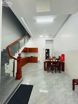 CHO THUÊ NHÀ MẶT TIỀN MỚI FULL NỘI THẤT GẦN SIÊU THỊ GO CẦN THƠ GIÁ 18 TRIỆU