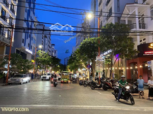 chủ mong muốn bán mặt tiền nguyễn văn thoại, sơn trà, gần sát biển mỹ khê.
dt: 134m2 nganh lớn 6,33