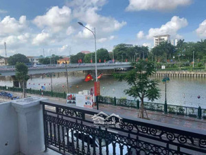 cho thuê nhà 5 tầng mặt đường thế lữ, hồng bàng, hải phòng dt 170m2 ngang 10m cực đẹp