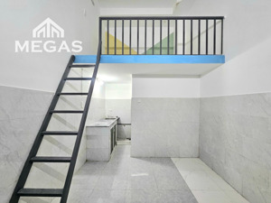 ngay chợ bà điểm - phan văn hớn - gác cao 2m - mới xây - giờ giấc tự do