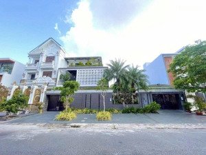 cho thuê vinlla tuyệt đẹp phong cách indochine có sân vườn- kdc hưng phú ( cập bên siêu thị go )