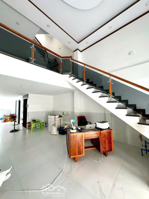 căn shophouse đường thái sơn 2 (20m) - làm hoàn thiện 2.4 tỷ nhưng bán giá chỉ 7.6 tỷ - lỗ hơn 1 tỷ