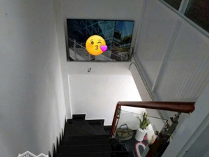 bán nhà riêng tại lò siêu, 2,1 tỷ, 21m2, 3pn, 3wc, hàng hiếm view đẹp, q11, sổ hoàn công, bớt lộc