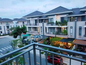 cho thuê nhà nguyên căn khu compound lavila nhà bè 57 đường số 5 không cho nuôi pet