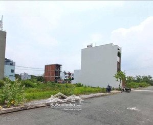 cần tiền bán lô đất ngay bàu xéo, trảng bom, đnai, giá 2tỷ5, dt 80m2, ngay trung tâm đông dân cư.