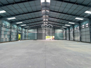 cho thuê kho 2.248m²,mới, pccc,3 pha gần kcn trà nóc - giá rất tốt!