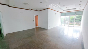 shophouse tầng trệt giai việt ( 2pn + 115m² ) kinh doanh & ở