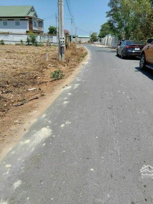 bán nhà xưởng 500m2, hướng đb, đường trước nhà 12m, tại trung tâm tóc tiên, phú mỹ