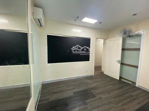 mặt bằng kinh doanh/văn phòng 25m2 giá 5 triệu/tháng lầu 3 mặt tiền đường 3/2, p11, quận 10