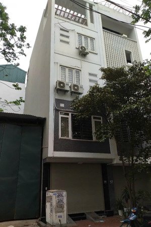 cho thuê nhà riêng mặt đường 2 ô tô tránh nhau, gần chợ, gần viện k, viện 103