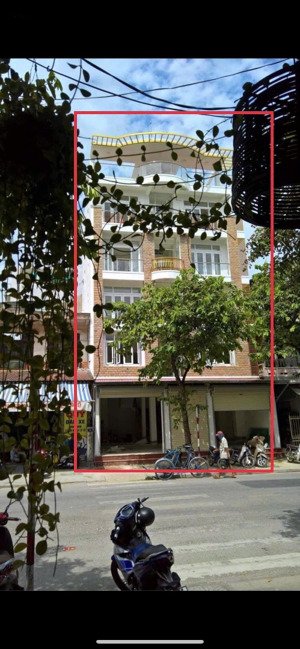 cho thuê nhà trường chinh 4 tầng mặt tiền 10m rất đẹp