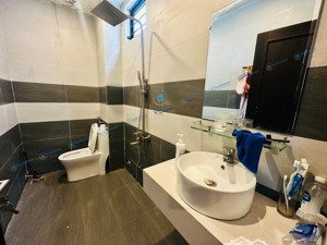 cho thuê nhà 3 tầng 200m2 gần võ chí công, hòa xuân - full nội thất