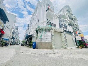 giá 8 tỷ bán gấp !! còn 6 tỷ nhỏ - dòng tiền 500triệu/năm - bán khách sạn cao cấp lã xuân oai q9