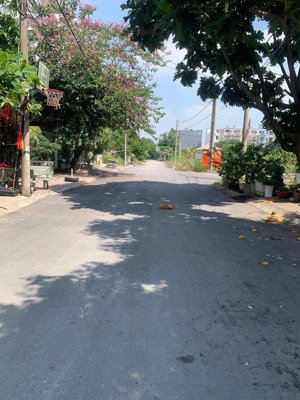 biệt thự lô gốc 2 mặt tiền kdc lê bôi, vị trí sầm uất vừa ở vừa kinh doanh