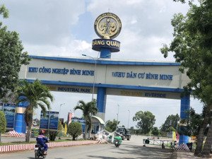 ngộp bank cần ra nhanh nền đất thổ 110m2 đường 24m khu công nghiệp hoàng quân mekong city