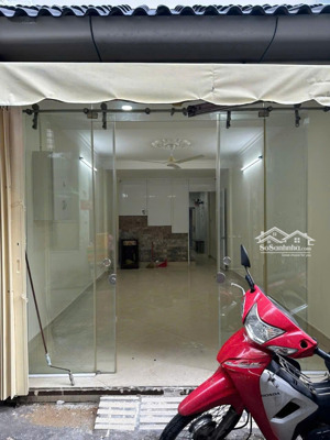 nhà đường nguyễn trãi gần bệnh viện nguyễn trãi , 4 phòng ngủ, nhà mới, hẻm 4m thông