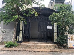 cần cho thuê gấp tháng 6 nhà nguyên căn 138m2 (6x23) - xây sẵn 3 phòng ngủ - giá rẻ nhất 7tr/tháng