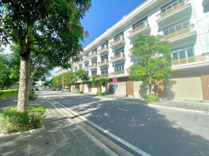 căn ngoại giao 60m2 view công viên xanh mát tại kdt xuân hưng. 
