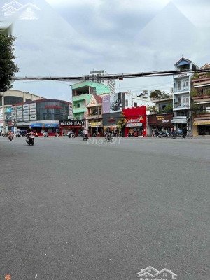 bán nhà mặt tiền đường tôn đức thắng trung tâm tp. long xuyên, an giang. dt: 176m² (ngang 4m)