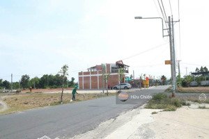 bán đất nền góc 2 mặt tiền khu phố thương mại tt. cần đước shr giá 1 tỷ 8