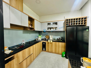 cho thuê nhà 3 tầng 200m đường 29/3 gần võ chí công, hòa xuân, diện tích: 200m² (ngang 10m)