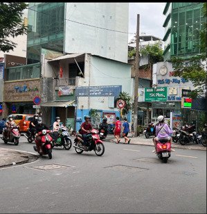 chính chủ cho thuê mặt bằng kinh doanh căn góc ngã ba thành thái, quận 10 gần chung cư lớn