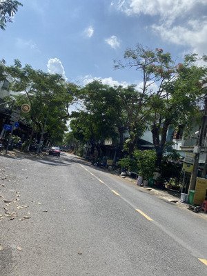 cho thuê nhà 2 tầng mt đường a4 đông tăng long - tiện kinh doanh buôn bán đồ ăn - hoặc mở văn phòng