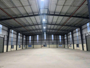 cho thuê nhà xưởng nằm ngoài kcn bắc giang.4.400m2.