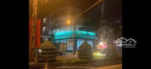 biệt thự trung tâm q11.cần người thiện chí