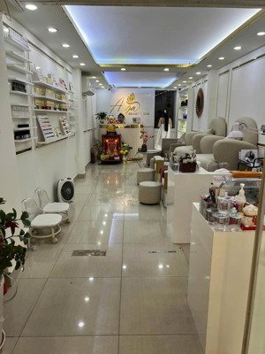 mặt bằng trệt lửng mặt tiền ngô gia tự, quận 10 dt 4x12m. giá rẻ 20triệu chính chủ