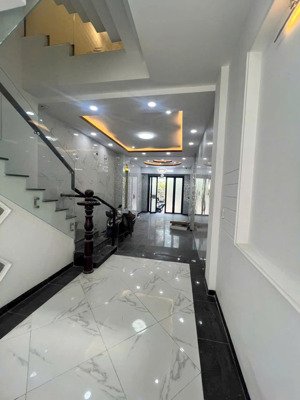 nhà đẹp mới tinh 3l 7pn mặt tiền đường sầm uất phước bình q9 kinh doanh đa ngành sát mt đỗ xuân hợp