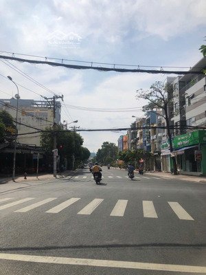 chủ cần cho thuê nhà nguyên căn 2 lầu mặt tiền đs 26 khu bình phú giá 16tr p11 q6 kd dễ