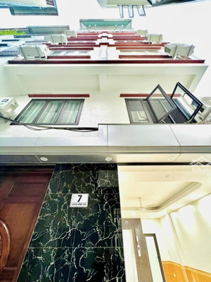 căn hộ dòng tiền vĩnh tuy 60tr/1th - 10 phòng siêu đẹp - ô tô vào nhà - 7 tầng thang máy nhập - fu