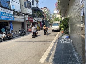bán đất ngô gia tự, long biên 35m2, mt 4m, 5.3 tỷ, ô tô vào đất, ngõ thông, 